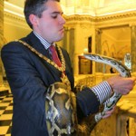 Lord Mayor Gavin Robinson welcomes in the