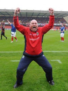 Come On Yee Blues..Jeffrey delights as his team go top with 3-1 away win over Glenavon