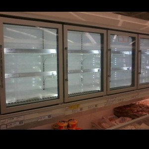 Tesco shelves empited of contamainated frozen beef burgers