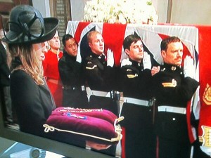 Baroness Thatcer's coffin arrives at St Paul's as her grand daughter Amanda looks on