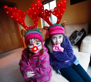 Hollie (4) and Katie (8) McCrory are all set to keep cosy this Christmas thanks to leading energy provider Power NI’s festive energy tips,